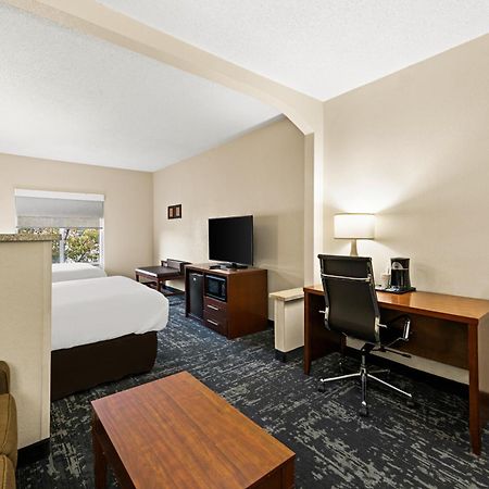 Comfort Suites Kansas City-Либерти Экстерьер фото